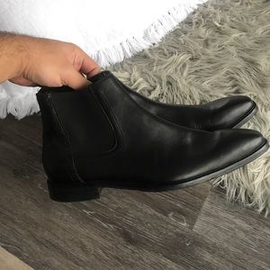 Bacco Bucci Men’s Leather Chelsea Dress Boot Black